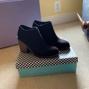 SODA black booties-brown heel size 7.5